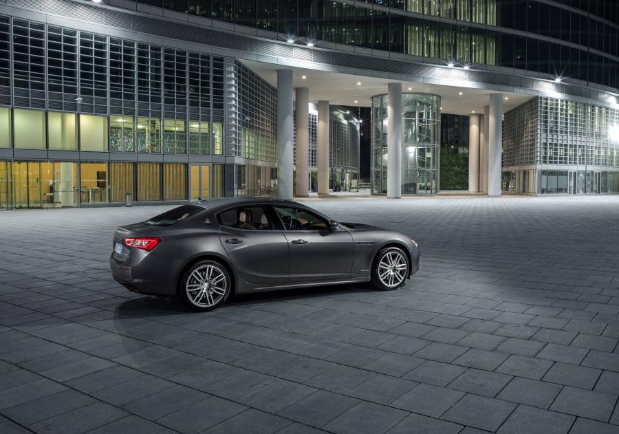  Maserati Ghibli S GranLusso 2017 года  (фото 10 из 45)